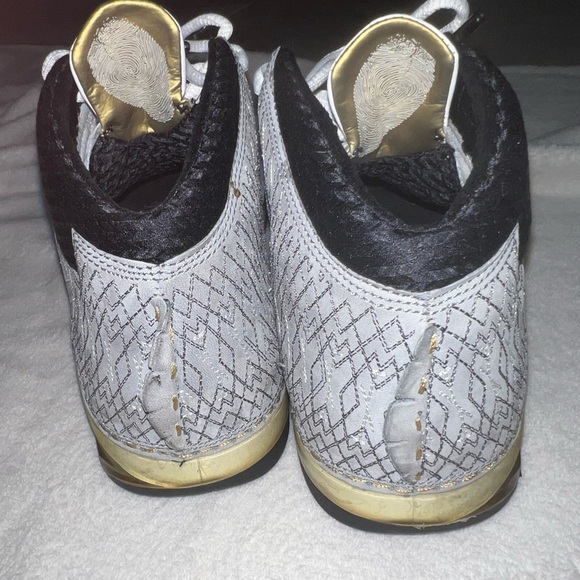 Jordan 23 OG Metallic Gold - Picture 4 of 6